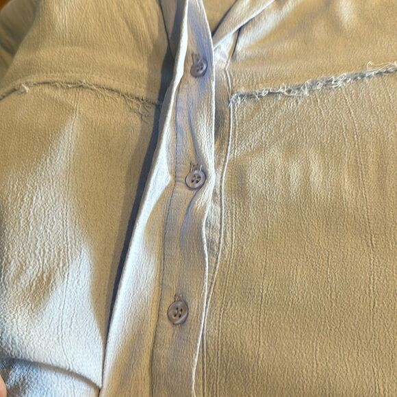 Topshop pastel blue guaze hidden button front raw edge blouse. Size 8 - Picture 7 of 8